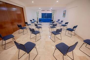 هتل Playa Suites Acapulco