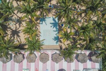 هتل Playa Suites Acapulco