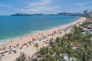 هتل Playa Suites Acapulco