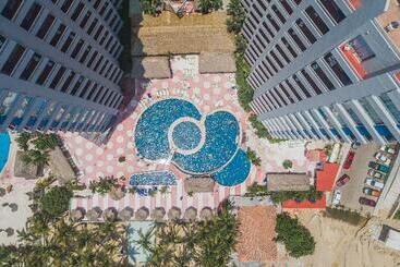 هتل Playa Suites Acapulco
