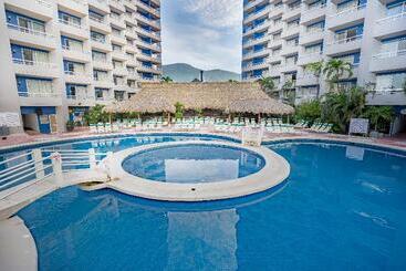 هتل Playa Suites Acapulco