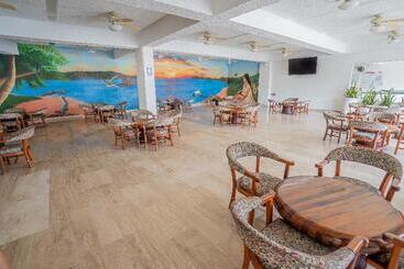 هتل Playa Suites Acapulco
