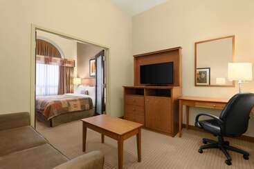 هتل Ramada By Wyndham Drayton Valley