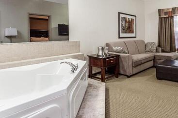 هتل Ramada By Wyndham Drayton Valley