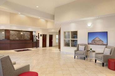 هتل Ramada By Wyndham Drayton Valley