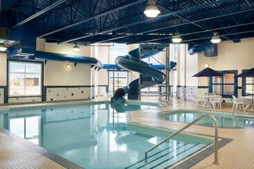 هتل Ramada By Wyndham Drayton Valley