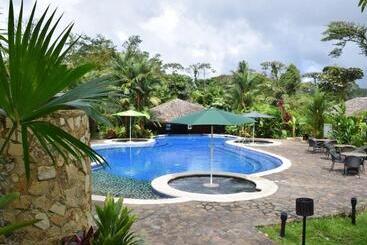 هتل Hideaway Rio Celeste