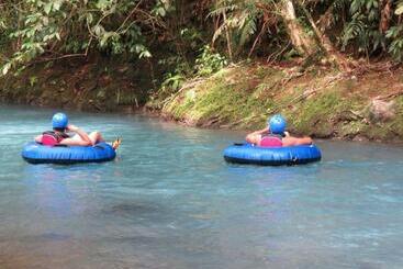هتل Hideaway Rio Celeste