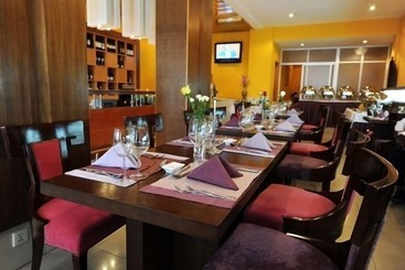 هتل Roma Ritz Huambo