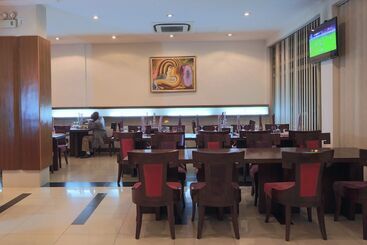 هتل Roma Ritz Huambo