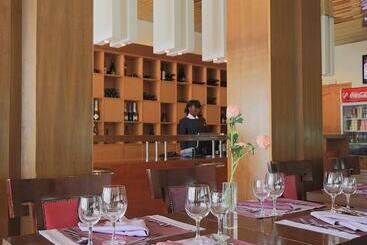هتل Roma Ritz Huambo