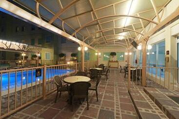 هتل Staybridge Suites Queretaro, An Ihg