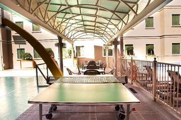 هتل Staybridge Suites Queretaro, An Ihg