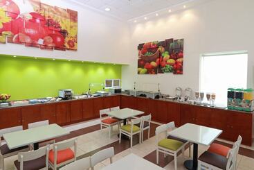 هتل Staybridge Suites Queretaro, An Ihg
