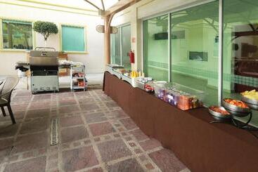 هتل Staybridge Suites Queretaro, An Ihg