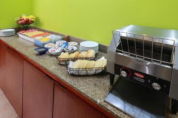 هتل Staybridge Suites Queretaro, An Ihg