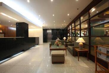 هتل Sunny Bay Suites