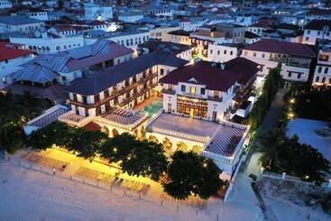 هتل Tembo House