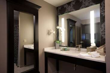 The Giacomo, Ascend Hotel Collection