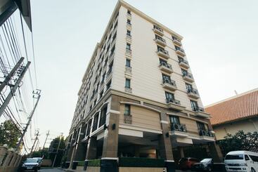 هتل Thomson Residence