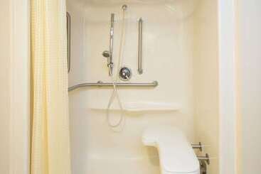 هتل Travelodge By Wyndham Fort Myers Airport