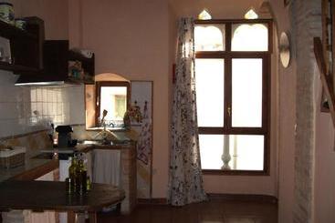 La Casa Mora