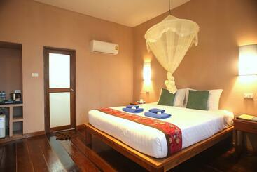 Mayalay Resort Green