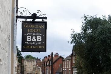 تختخواب و صبحانه Georgian House & Mews