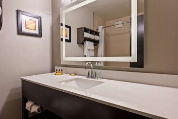 Best Western Plus Liberal Hotel & Suites
