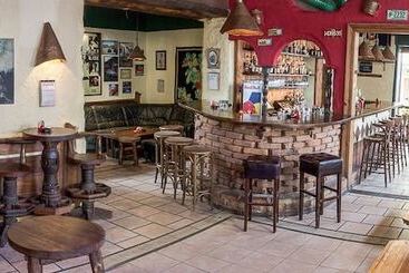 Cuba Bar & Hostel