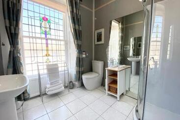Daviot Guest House