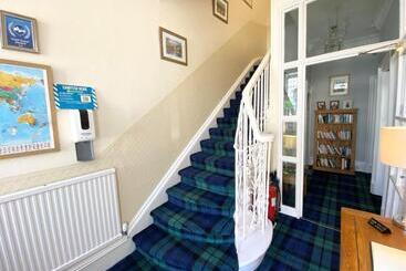 Daviot Guest House