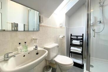 Daviot Guest House