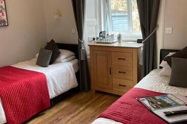 Daviot Guest House
