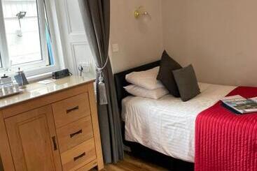 Daviot Guest House