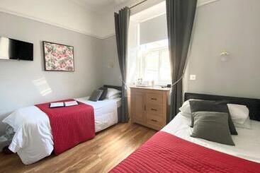 Daviot Guest House