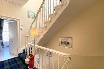 Daviot Guest House