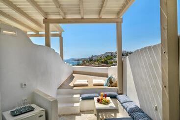 Aloni Hotel & Suites