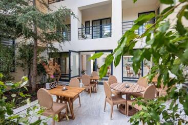 Hotel Avra City Boutique