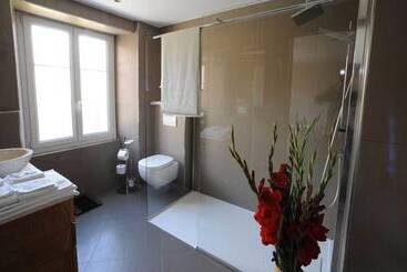 هتل Hôtel Chez Gilles