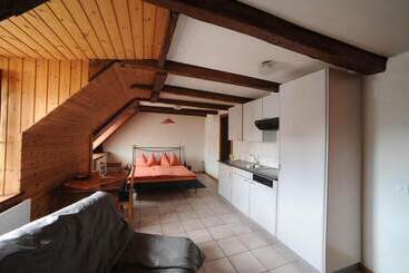 هتل Hôtel Chez Gilles