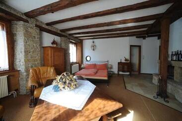 هتل Hôtel Chez Gilles