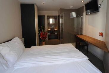 هتل Hôtel Chez Gilles