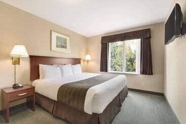 هتل Days Inn By Wyndham Thunder Bay North