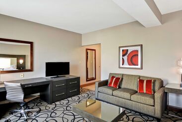 هتل Doubletree By Hilton Hattiesburg, Ms