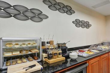 هتل Doubletree By Hilton Hattiesburg, Ms