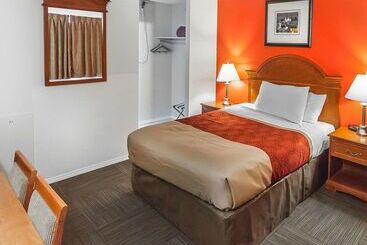 هتل Econo Lodge Inn & Suites Drumheller