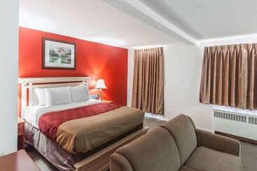 هتل Econo Lodge Inn & Suites Drumheller