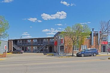 هتل Econo Lodge Inn & Suites Drumheller