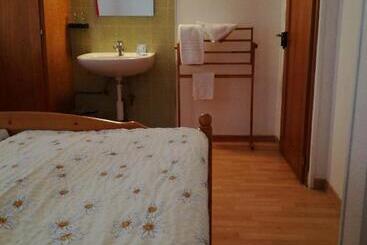 هتل Gasthof Schoenegg B&b